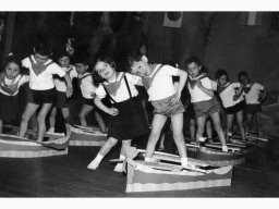 saggio all'asilo 1956